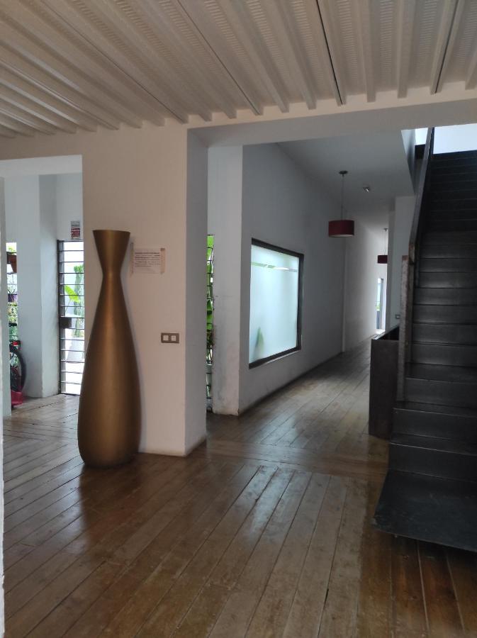 Habitacion Y Bano En Planta Independiente En Centro De Sevilla Buitenkant foto